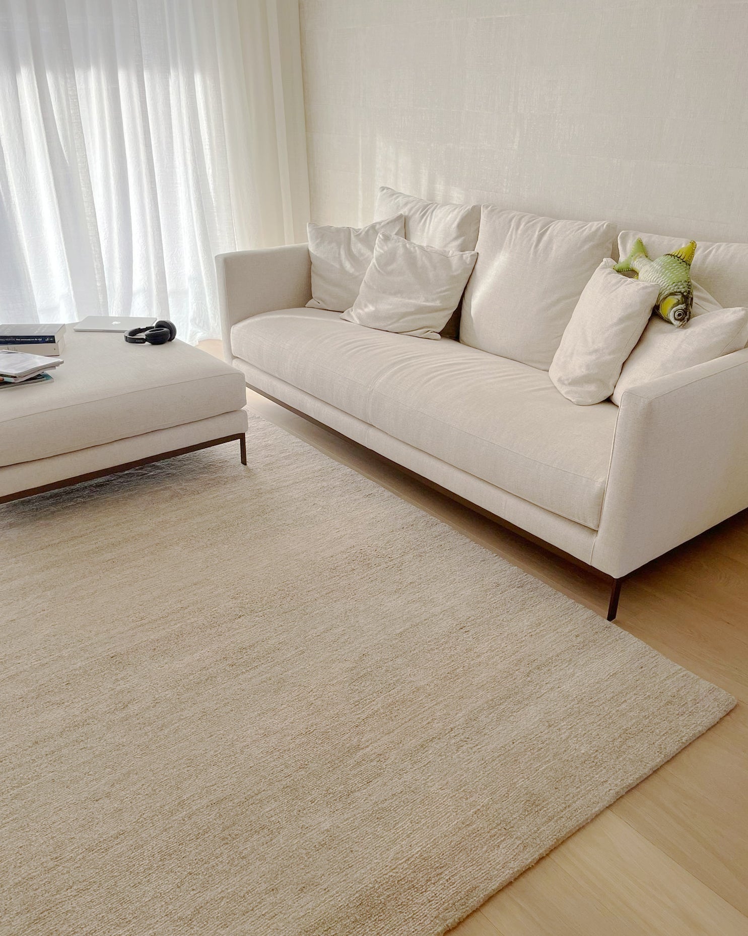 Interior designer collaboration with Ashtari Carpets in Belgian coastal project Knokke