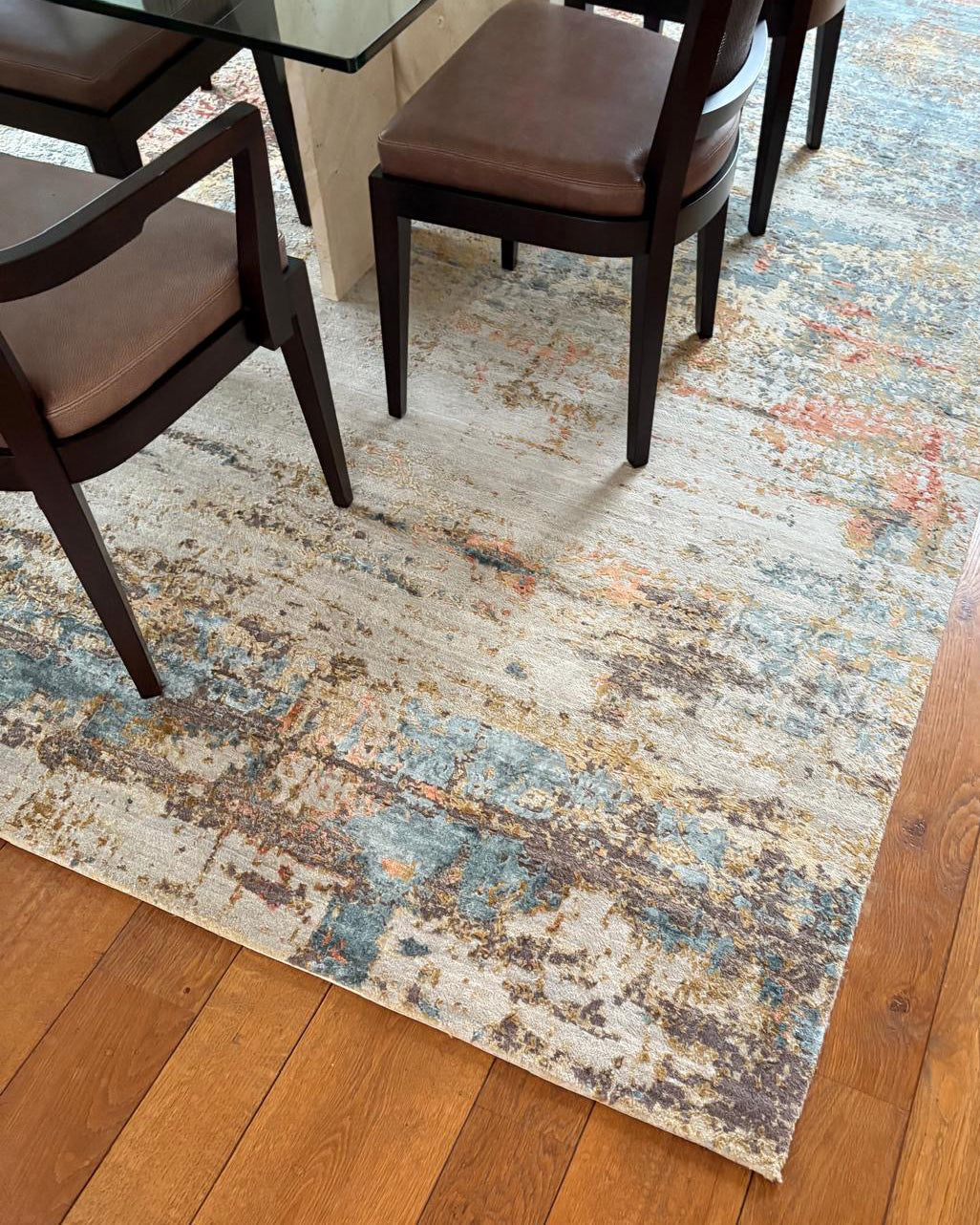 Two Custom-Made Rugs for a Home in Kontich