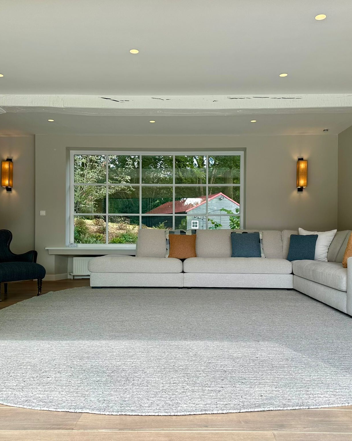 Sébastien Caporusso design rug organic shape