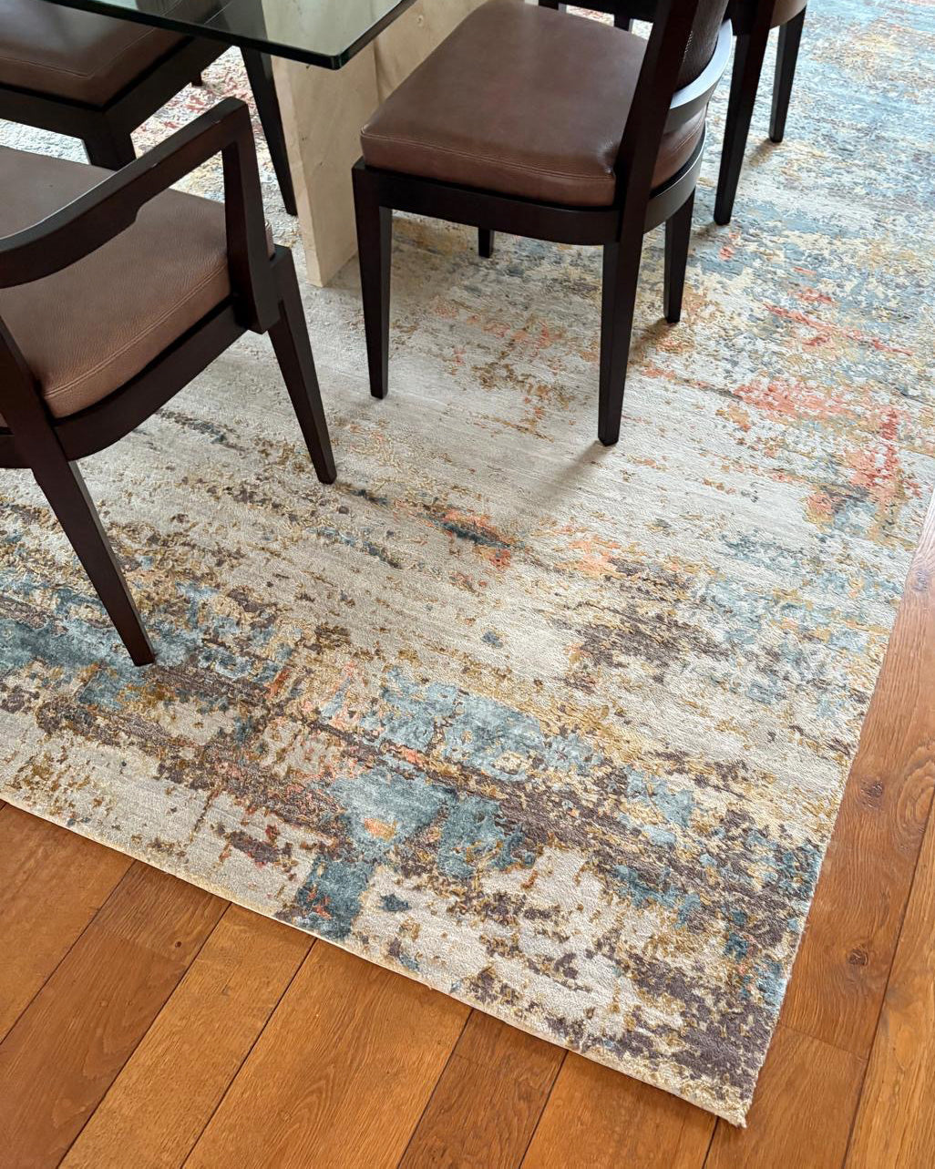 Two Custom-Made Rugs for a Home in Kontich