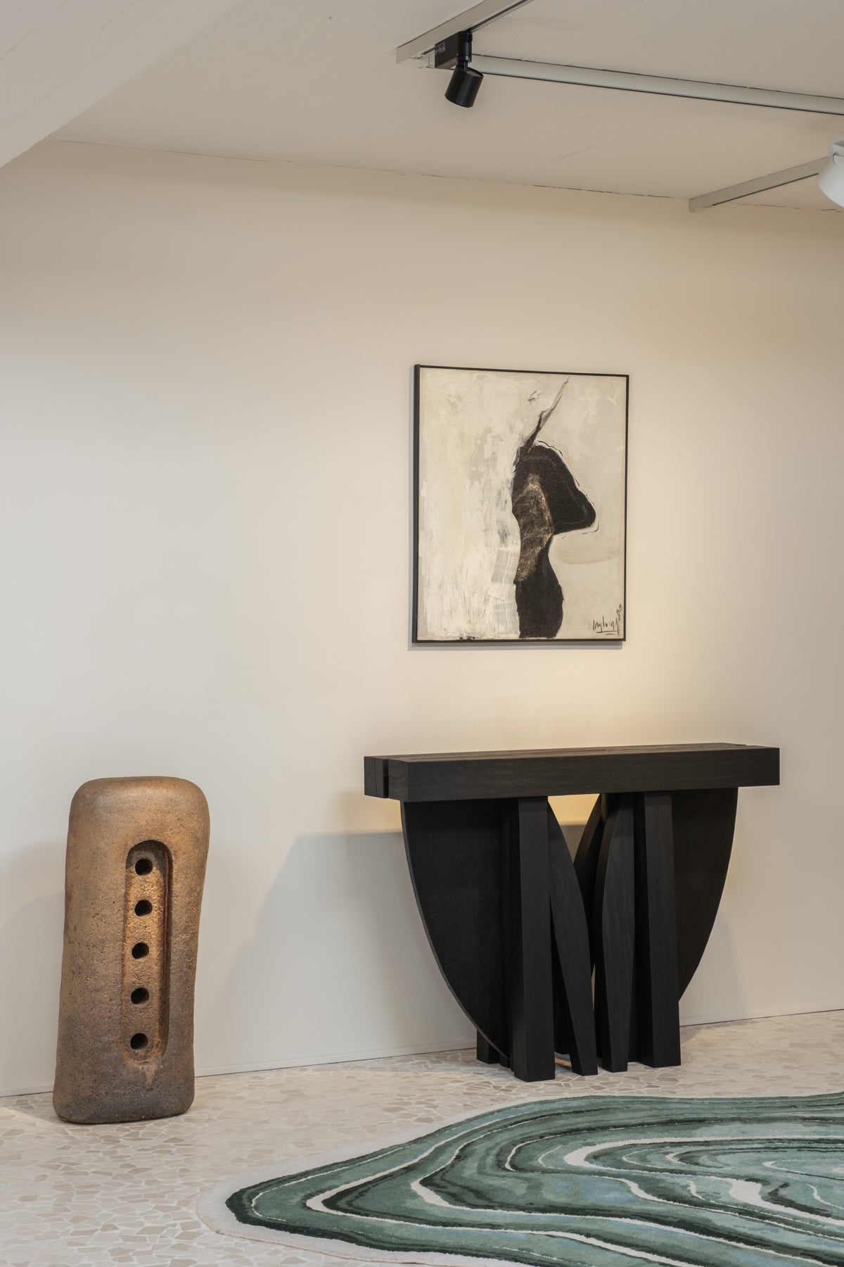 Gallery Verbaet Knokke, Ashtari Carpets Knokke, Belgian design brands, art and interior design Knokke green agate wendy guns