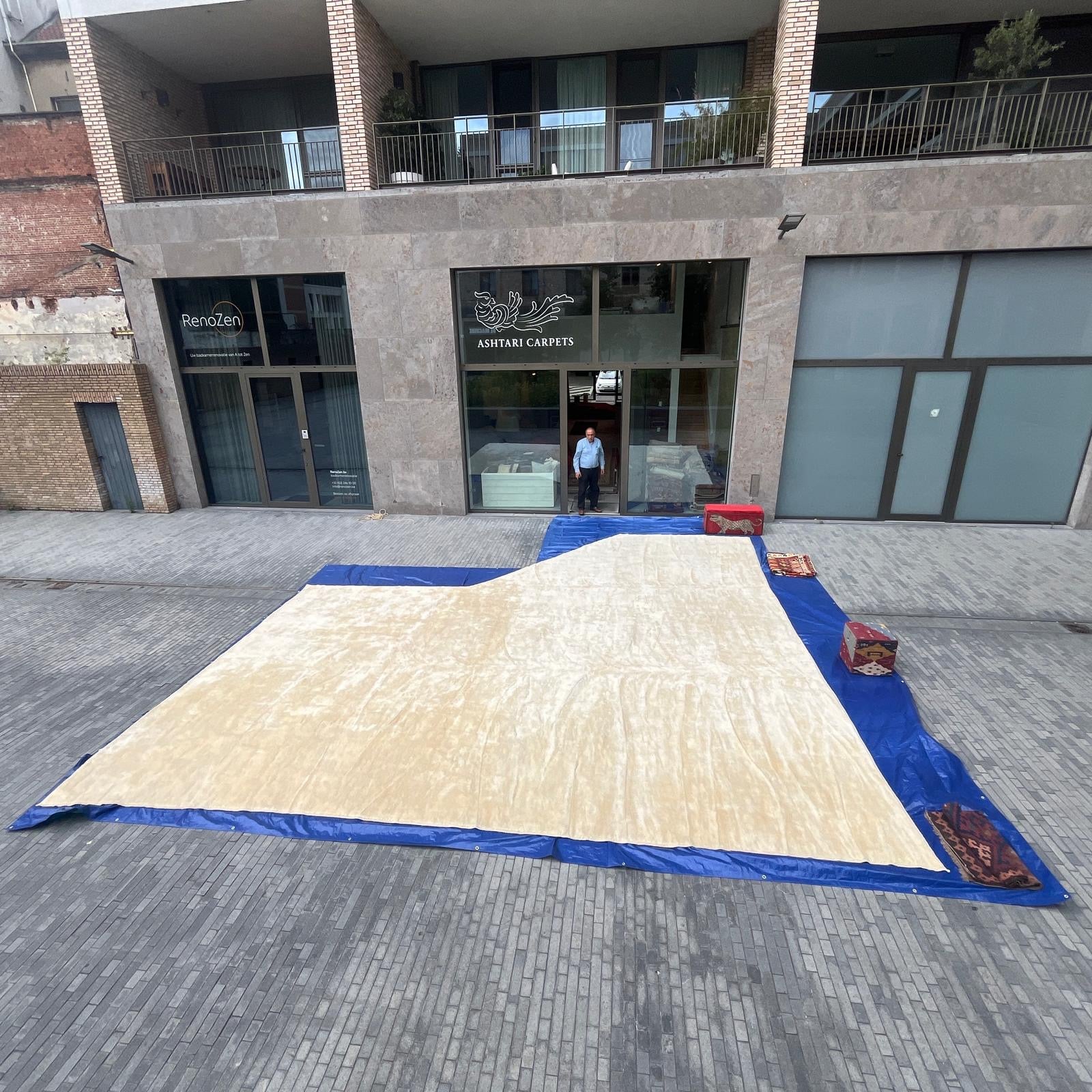 installation of bespoke carpet Amsterdam interior